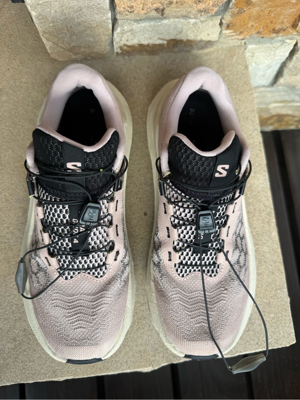 Salomon Ultra Glide 4 women’s 7.5